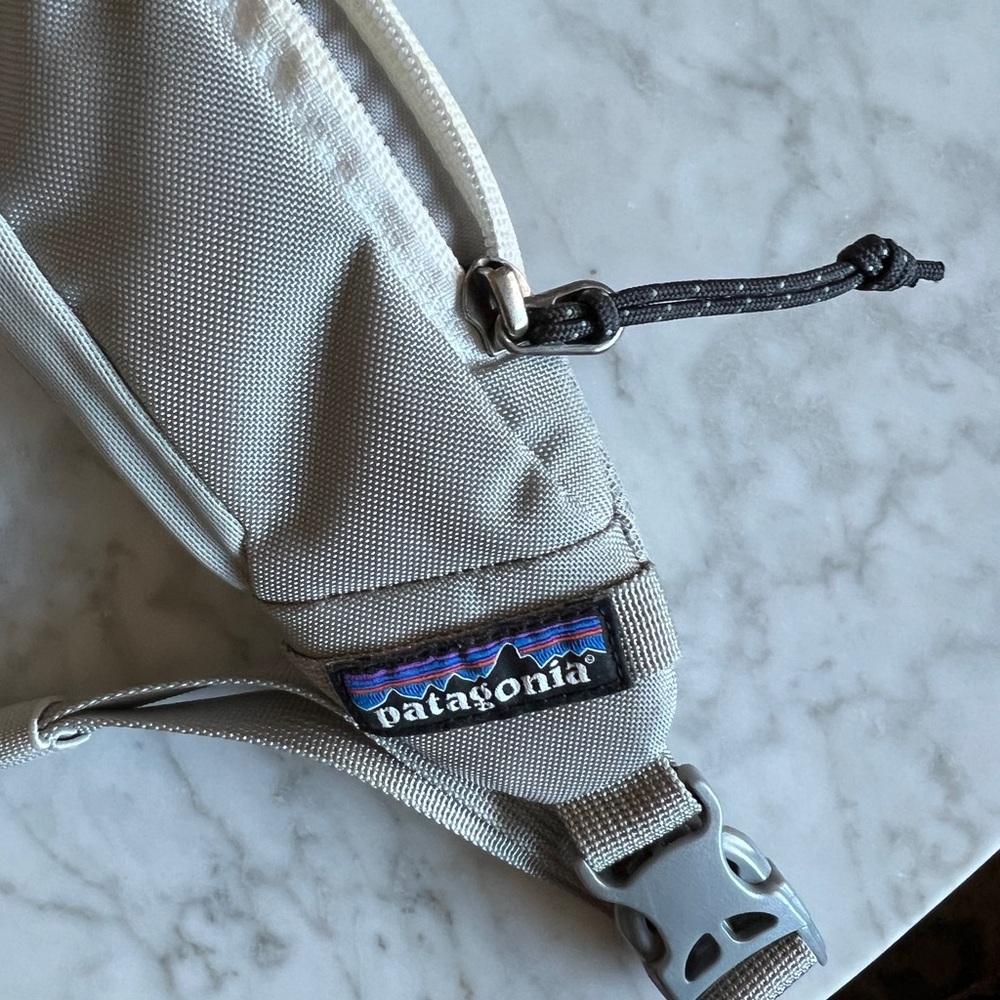 Patagonia Gray Sling Bag 8L - Picture 4 of 7